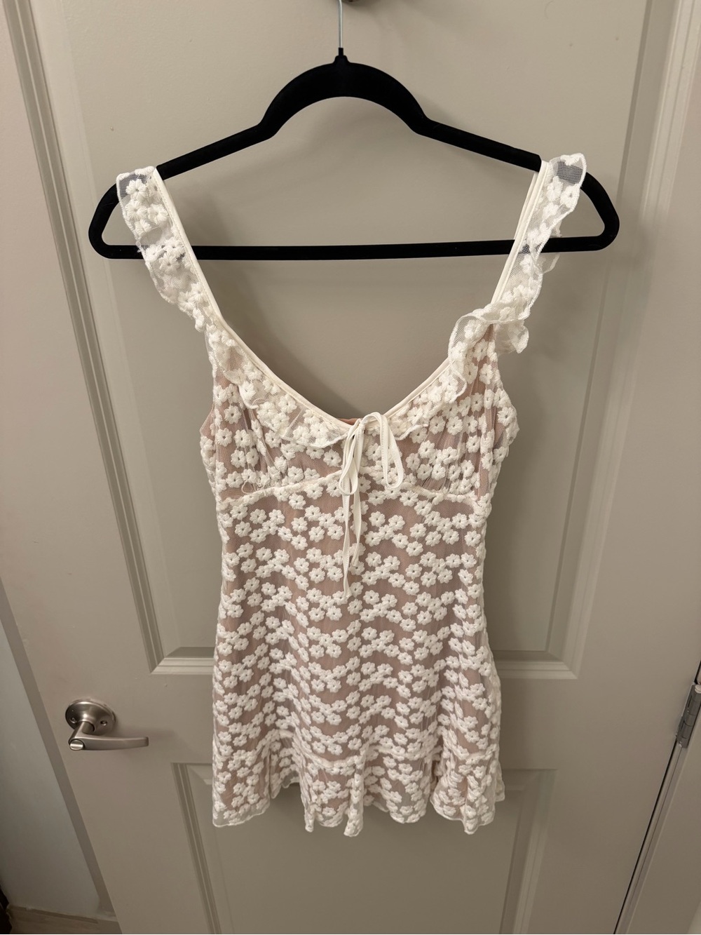 MAJORELLE White Floral Lace Mini Dress - Picture 2 of 3